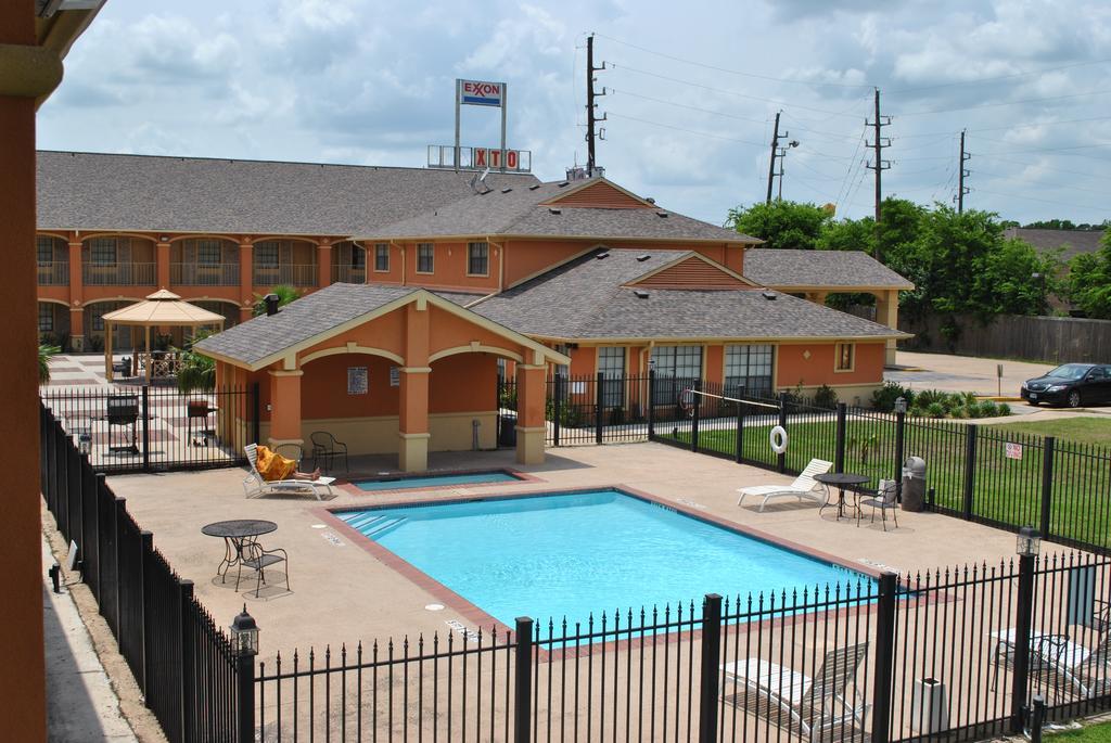 Executive Inn Brookshire Esterno foto