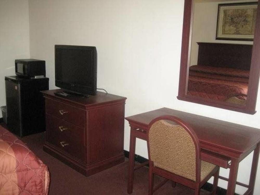 Executive Inn Brookshire Esterno foto